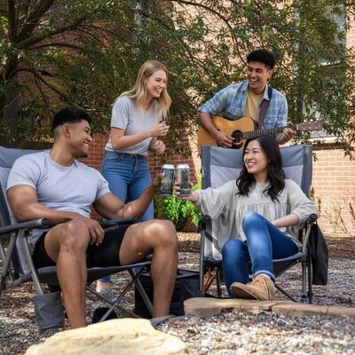 Ghế cắm trại làm mát di động với thiết kế công thái học và tấm làm mát có thể tháo rời cho các hoạt động và sự kiện ngoài trời thoải mái